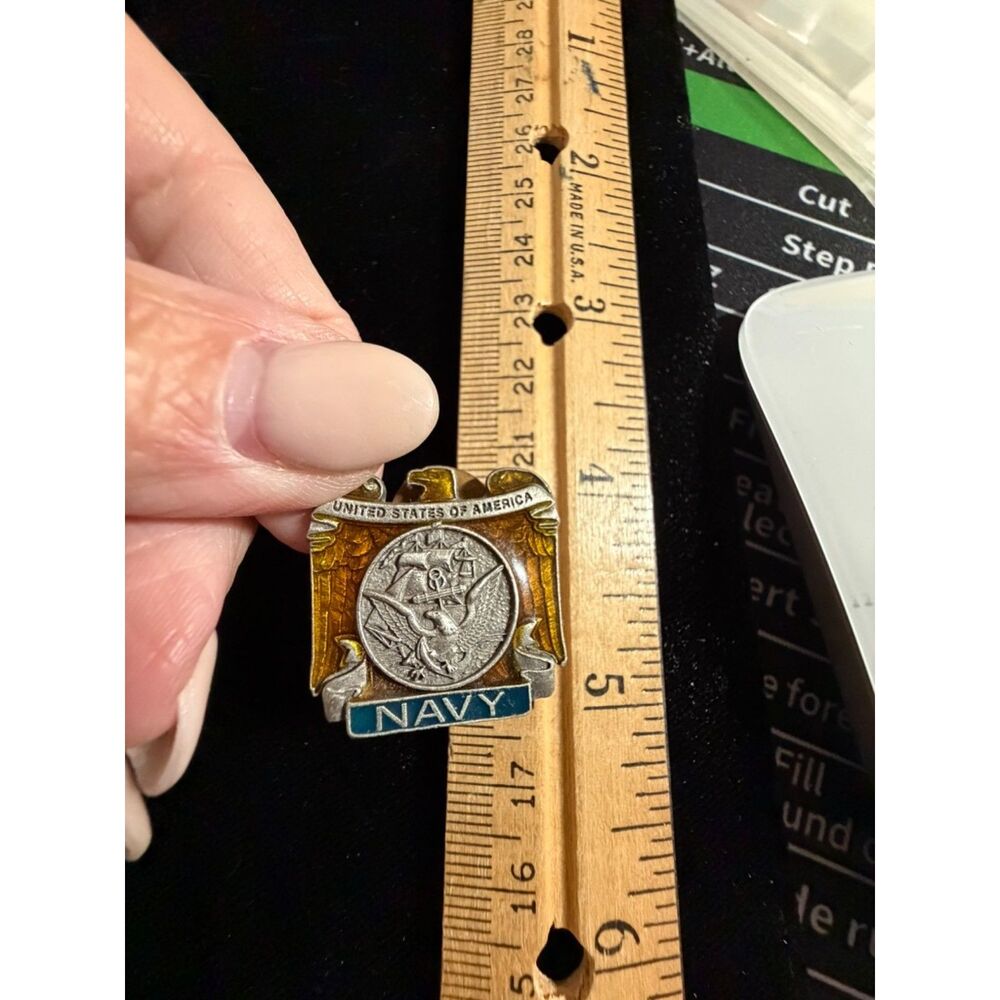US NAVY lapel pin